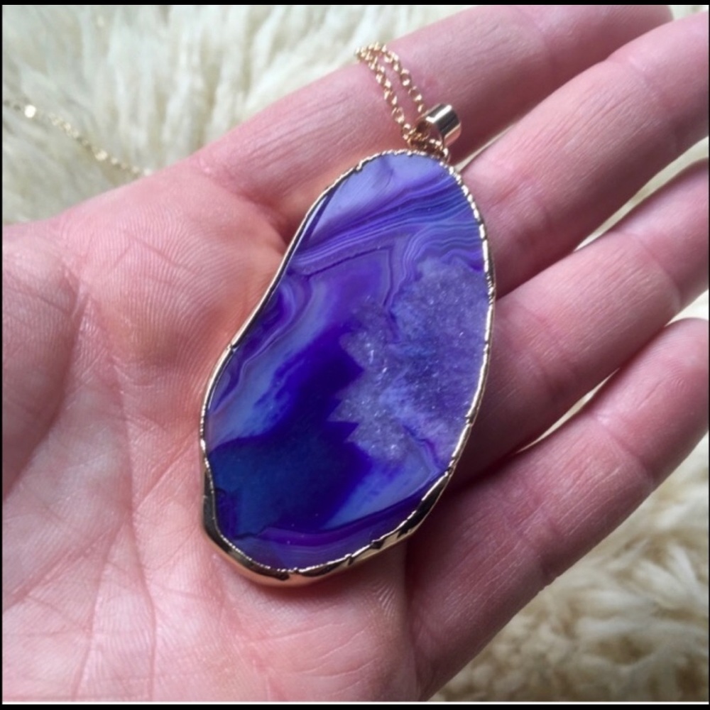 ⭐️ Beautiful Quartz Necklace - Picture 7 of 9